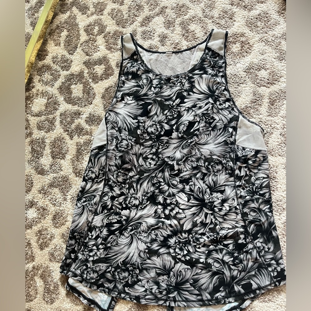 Lululemon Floral Top Size 6